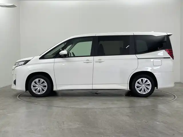 トヨタ ノア X 群馬県 2023(令5)年 2.7万km パール 純正８型ディスプレイオーディオ　ＥＴＣ　アダプティブクルーズコントロール　ドライブレコーダー　バックカメラ　オートライト　オートハイビーム　リモコンキー　バックカメラ　フルセグテレビ　禁煙車