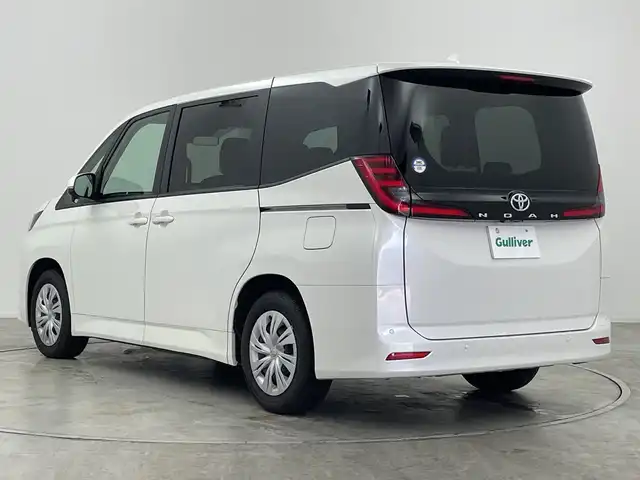トヨタ ノア X 群馬県 2023(令5)年 2.7万km パール 純正８型ディスプレイオーディオ　ＥＴＣ　アダプティブクルーズコントロール　ドライブレコーダー　バックカメラ　オートライト　オートハイビーム　リモコンキー　バックカメラ　フルセグテレビ　禁煙車