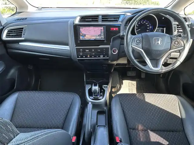 ホンダ フィット ハイブリット Lパッケージ 佐賀県 2014(平26)年 11.2万km ティンテッドシルバーM /KENWOODナビ//バックカメラ//フルセグTV/CD/DVD/USB//ETC//クルーズコントロール//ハーフレザーシート//スマートキー//スペアキー//プッシュスタート//先行車発信お知らせ機能//新車保証書//取扱説明書