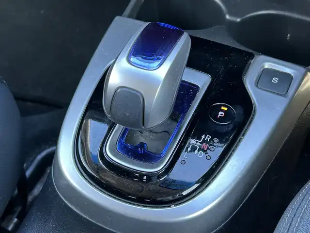 ホンダ フィット ハイブリット Lパッケージ 佐賀県 2014(平26)年 11.2万km ティンテッドシルバーM /KENWOODナビ//バックカメラ//フルセグTV/CD/DVD/USB//ETC//クルーズコントロール//ハーフレザーシート//スマートキー//スペアキー//プッシュスタート//先行車発信お知らせ機能//新車保証書//取扱説明書