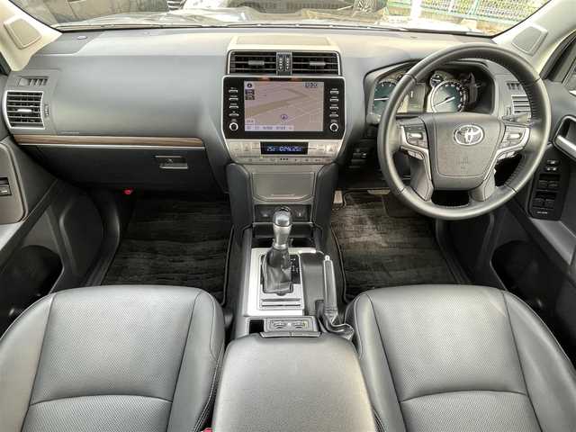 トヨタ ランドクルーザー プラド TX Lパッケージ 東京都 2020(令2)年 2.9万km ブラック メーカーナビ/AM/FM/USB/Bluetooth/Miracast/全周囲カメラ/純正OP19インチAW/レーダークルーズコントロール/黒革シート/パワーシート/前席シートヒーター＆ベンチレーション/ETC2.0/純正ドライブレコーダー/プッシュスタート/スマートキー×2/保証書/取扱説明書