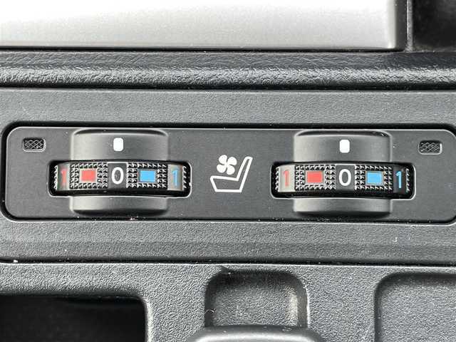 トヨタ ランドクルーザー プラド TX Lパッケージ 東京都 2020(令2)年 2.9万km ブラック メーカーナビ/AM/FM/USB/Bluetooth/Miracast/全周囲カメラ/純正OP19インチAW/レーダークルーズコントロール/黒革シート/パワーシート/前席シートヒーター＆ベンチレーション/ETC2.0/純正ドライブレコーダー/プッシュスタート/スマートキー×2/保証書/取扱説明書