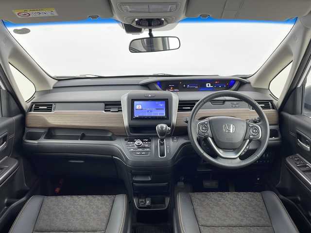 ホンダ フリード クロスター 愛知県 2022(令4)年 0.8万km プラチナホワイトパール KENWOOD製ナビ/【Bluetooth/USB/AM/FM/TV/CD/AUX】/両側パワースライドドア/バックカメラ/ホンダセンシング/・衝突被害軽減ブレーキ/・レーンアシスト/・盗難防止装置/・横滑り防止装置/・コーナーセンサー/・レーダークルーズコントロール/アイドリングストップ/前席シートヒーター/ハーフレザーシート/カーテンエアバック/ETC/純正フロアマット/スペアキー/LEDオートライト/ルーフレール/純正15インチアルミホイール/電動格納ミラー