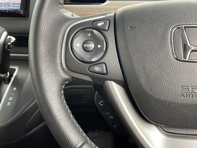 ホンダ フリード クロスター 愛知県 2022(令4)年 0.8万km プラチナホワイトパール KENWOOD製ナビ/【Bluetooth/USB/AM/FM/TV/CD/AUX】/両側パワースライドドア/バックカメラ/ホンダセンシング/・衝突被害軽減ブレーキ/・レーンアシスト/・盗難防止装置/・横滑り防止装置/・コーナーセンサー/・レーダークルーズコントロール/アイドリングストップ/前席シートヒーター/ハーフレザーシート/カーテンエアバック/ETC/純正フロアマット/スペアキー/LEDオートライト/ルーフレール/純正15インチアルミホイール/電動格納ミラー