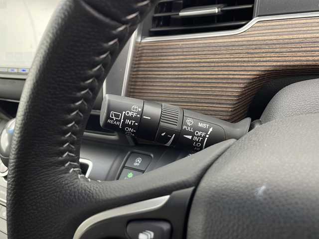 ホンダ フリード クロスター 愛知県 2022(令4)年 0.8万km プラチナホワイトパール KENWOOD製ナビ/【Bluetooth/USB/AM/FM/TV/CD/AUX】/両側パワースライドドア/バックカメラ/ホンダセンシング/・衝突被害軽減ブレーキ/・レーンアシスト/・盗難防止装置/・横滑り防止装置/・コーナーセンサー/・レーダークルーズコントロール/アイドリングストップ/前席シートヒーター/ハーフレザーシート/カーテンエアバック/ETC/純正フロアマット/スペアキー/LEDオートライト/ルーフレール/純正15インチアルミホイール/電動格納ミラー