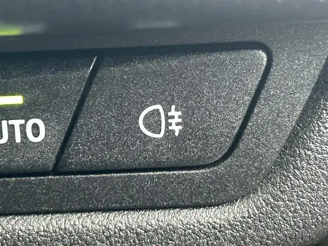 ＢＭＷ ＢＭＷ Ｘ１ xDrive 20i Mスポーツ 岡山県 2023(令5)年 3.3万km アルピンホワイトⅢ 登録時走行距離32897km/純正10.7インチナビ/BMWカーブドディスプレイ/全方位カメラ/ETC/カラーヘッドアップディスプレイ/ブラインドスポットモニター/前後ドライブレコーダー/シートヒーター（D+N席）/クリアランスソナー/衝突軽減ブレーキ/横滑り防止装置/クルーズコントロール(追従走行あり)/車線逸脱警報（レーンキープアシスト）/オートライト/オートマチックハイビーム/アイドリングストップ/電動リアゲート/19インチ純正AW/純正フロアマット/ハーフレザーシート/D+N席パワーシート/スペアキー/保証書/取扱説明書