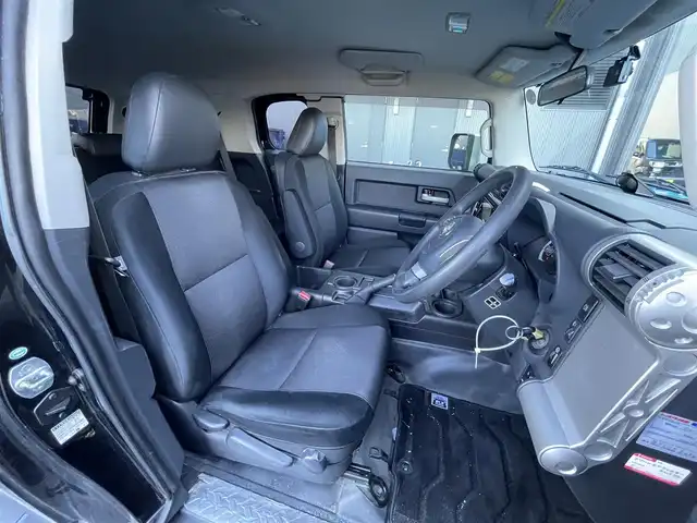 トヨタ ＦＪクルーザー 滋賀県 2011(平23)年 17.9万km ブラック/ホワイト サイドステップ/コーナーセンサー/デフロック/純正１７AW/横滑り防止/キーレスキー/ETC/Wエアバック/カーテンエアバック/ABS