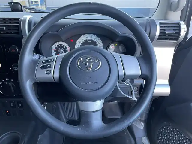 トヨタ ＦＪクルーザー 滋賀県 2011(平23)年 17.9万km ブラック/ホワイト サイドステップ/コーナーセンサー/デフロック/純正１７AW/横滑り防止/キーレスキー/ETC/Wエアバック/カーテンエアバック/ABS