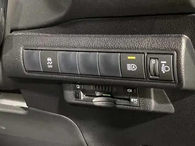 トヨタ カローラ スポーツ ハイブリッドG Z 沖縄県 2019(令1)年 4.6万km シルバーM 禁煙車/純正ナビ(フルセグテレビ、BT、DVD、SD、HDMI)/衝突軽減ブレーキ/レーダークルーズコントロール/プリクラッシュセーフティー/デジタルインナーミラー/ステアリングスイッチ/純正AW/LEDヘッドライト/オートライト/オートハイビーム/シートヒーター/ハーフレザーシート