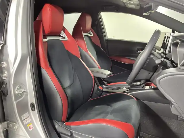トヨタ カローラ スポーツ ハイブリッドG Z 沖縄県 2019(令1)年 4.6万km シルバーM 禁煙車/純正ナビ(フルセグテレビ、BT、DVD、SD、HDMI)/衝突軽減ブレーキ/レーダークルーズコントロール/プリクラッシュセーフティー/デジタルインナーミラー/ステアリングスイッチ/純正AW/LEDヘッドライト/オートライト/オートハイビーム/シートヒーター/ハーフレザーシート