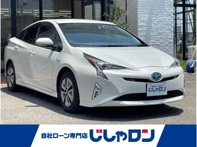 トヨタ プリウス A 高知県 2016(平28)年 12.6万km ホワイトパールクリスタルシャイン (株)IDOMが運営する【じしゃロン高知店】の自社ローン専用車両になります。こちらは現金またはオートローンご利用時の価格です。自社ローンご希望の方は別途その旨お申付け下さい