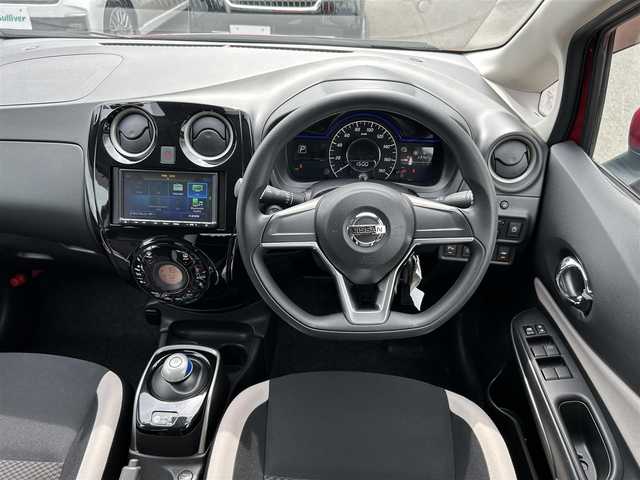 日産 ノート e－パワー X 島根県 2020(令2)年 2.4万km ガーネットレッド 純正メモリナビ　/フルセグＴＶ　/ＤＶＤ再生　/Ｂｌｕｅｔｏｏｔｈ接続　/前後ドライブレコーダー　/衝突軽減ブレーキ　/前後コーナーセンサー　/レーンキープアシスト　/横滑り防止装置/スマートキー　/プッシュスタート/オートハイビーム／ライト　/純正１５インチアルミホイール