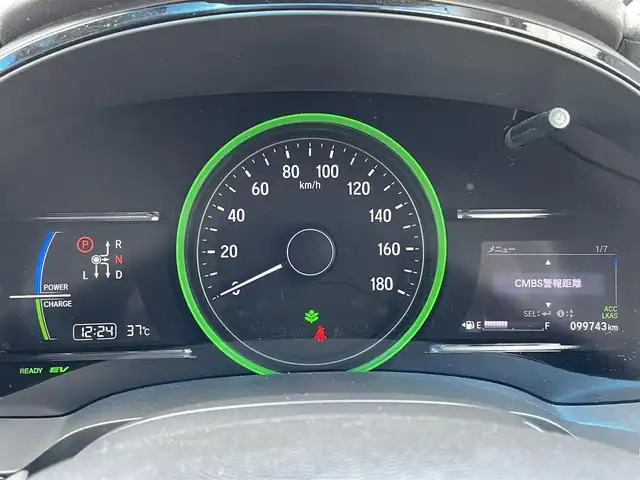 ホンダ シャトル ハイブリッド ホンダセンシング 佐賀県 2018(平30)年 10万km クリスタルブラックパール 純正7型ディスプレイオーディオ【WX-171CP】/・AM/FM/CD/ワンセグTV//・バックカメラ/・HDMI入力端子/純正スタッドレスタイヤ付アルミホイール車載/純正フロアマット/スマートキー/ETC/USB入力端子/新車保証書/取扱説明書/スペアキー1本/Honda SENSING/・衝突軽減ブレーキシステム〈CMBS〉/・誤発進抑制機能（前方）/・歩行者事故低減ステアリング/・路外逸脱抑制機能/・車線維持支援システム〈LKAS〉/・アダプティブクルーズコントロール〈ACC〉/・先行車発進お知らせ機能/・標識認識機能/・横滑り防止装置〈VSA〉/・ヒルスタートアシスト/・ABS（アンチロックブレーキシステム）/・EBD（電子制動力配分）