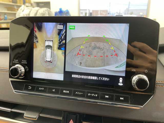 三菱 アウトランダー ＰＨＥＶ P 道央・札幌 2022(令4)年 2.5万km ホワイトダイヤモンド ・４WD/プラグインハイブリッド/・e-Assist  /衝突被害軽減ブレーキシステム/・踏み間違い衝突防止アシスト/車線逸脱警報システム/・オートマチックハイビーム/LEDライト/・電気温水式ヒーター/・純正12.3インチディスプレイ/・ナビ/全方位カメラ/Bluetooth/フルセグ/・BOSEサウンド/・レザーシート/全席シートヒーター/・運手席/助手席パワーシート/・パワーバックドア /・AC100V1500W/・充電ケーブル有り/・ワイヤレス充電/・２.０ETC