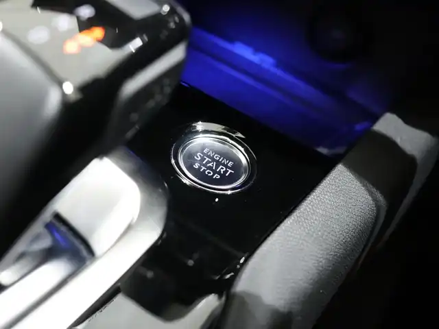 プジョー ５００８ GT ブルーHDi レッドナッパ 静岡県 2022(令4)年 2.9万km パール サンルーフ /レッドナッパレザー /シートヒーター /AppleCarPlay /360°カメラ /ACC LKA BSM /18インチAW /LEDヘッドライト /パドルシフト /ドラレコ前後 /ダウンヒルアシスト /アンビエントライト /ワイヤレス充電