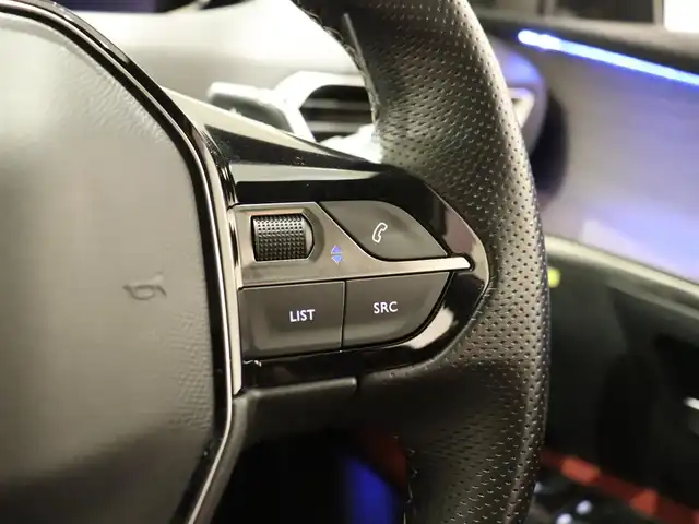 プジョー ５００８ GT ブルーHDi レッドナッパ 静岡県 2022(令4)年 2.9万km パール サンルーフ /レッドナッパレザー /シートヒーター /AppleCarPlay /360°カメラ /ACC LKA BSM /18インチAW /LEDヘッドライト /パドルシフト /ドラレコ前後 /ダウンヒルアシスト /アンビエントライト /ワイヤレス充電