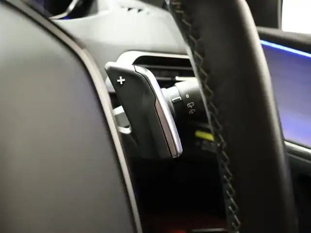プジョー ５００８ GT ブルーHDi レッドナッパ 静岡県 2022(令4)年 2.9万km パール サンルーフ /レッドナッパレザー /シートヒーター /AppleCarPlay /360°カメラ /ACC LKA BSM /18インチAW /LEDヘッドライト /パドルシフト /ドラレコ前後 /ダウンヒルアシスト /アンビエントライト /ワイヤレス充電