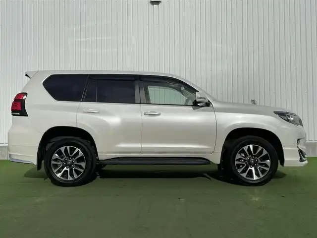 トヨタ ランドクルーザー プラド TX Lパッケージ 香川県 2022(令4)年 2.2万km ホワイトパールクリスタルシャイン トヨタセーフティーセンス/・プリクラッシュ/・LDA/モデリスタエアロ/純正9インチナビ/バックカメラ/ベージュレザーシート/シートヒーター/エアシート/パワーシート/革巻きステアリング/レーダークルーズコントロール/LEDライト/フォグライト/スマートキー/プッシュスタート