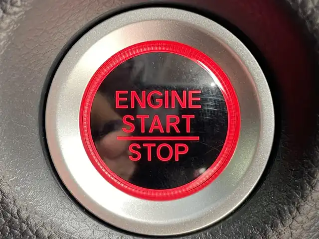 ホンダ Ｎ ＢＯＸ G EX ターボ ホンダセンシング 滋賀県 2017(平29)年 4.3万km ミラノレッド 7インチナビ【CN-RE04D】/（AM/FM/フルセグ/Bluetooth/USB/SD/iPod）/バックカメラ/両側パワースライドドア/ビルトインETC/ホンダセンシング/・踏み間違い防止アシスト	/・プリクラッシュブレーキアシスト/・ABS（アンチロックブレーキシステム）/・標識検知機能/・ASCD（オートスピードコントロール装置）/・レーンキープアシスト/・車間自動制御システム/・ヒルスタート（坂道発進）アシスト/・TCS（トラクションコントロールシステム）/・VDC（ビークルダイナミクスコントロール）/電動格納ウインカーミラー/ステアリングスイッチ/オートライト/LEDヘッドライト/フルオートエアコン/USB端子/プッシュスタート/スマートキー/プッシュスタート/純正フロアマット/純正ドアバイザー