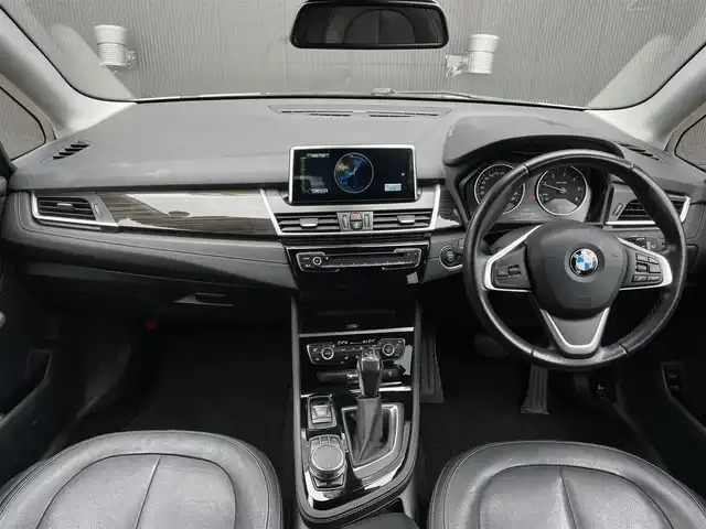 ＢＭＷ ２１８ｄ アクティブツアラー ラグジュアリー 長野県 2017(平29)年 9.6万km パール 黒革シート　/インテリジェントセーフティ　/パワーシート　/シートヒーター　/オートライト　/前後フォグランプ　/ミラーＥＴＣ/アンビエントライト　/電動リアゲート　/ＬＥＤヘッドライト