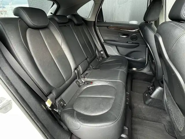 ＢＭＷ ２１８ｄ アクティブツアラー ラグジュアリー 長野県 2017(平29)年 9.6万km パール 黒革シート　/インテリジェントセーフティ　/パワーシート　/シートヒーター　/オートライト　/前後フォグランプ　/ミラーＥＴＣ/アンビエントライト　/電動リアゲート　/ＬＥＤヘッドライト