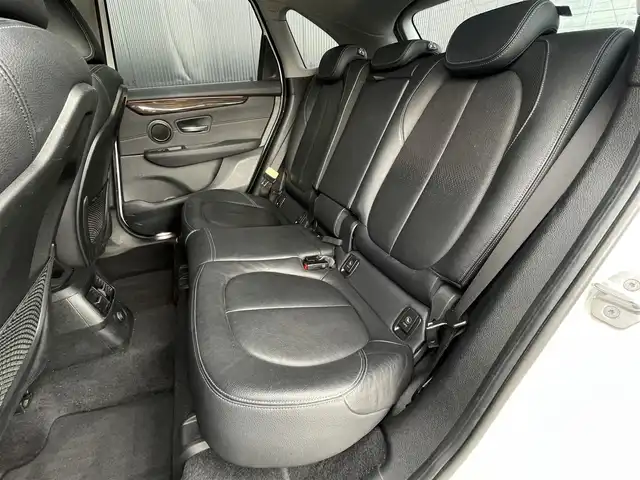 ＢＭＷ ２１８ｄ アクティブツアラー ラグジュアリー 長野県 2017(平29)年 9.6万km パール 黒革シート　/インテリジェントセーフティ　/パワーシート　/シートヒーター　/オートライト　/前後フォグランプ　/ミラーＥＴＣ/アンビエントライト　/電動リアゲート　/ＬＥＤヘッドライト