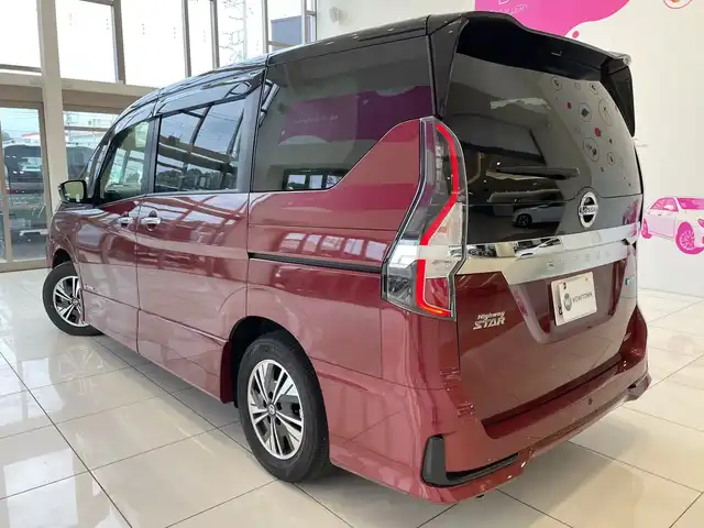 日産 セレナ e－パワー ハイウェイスター V 埼玉県 2022(令4)年 3.5万km マルーンレッド 2トーン エマージェンシーブレーキ　/プロパイロット　/純正フリップダウンモニター　/純正10インチメモリナビ/　　CD/DVD/BT/フルセグ　/両側パワースライドドア　/LEDオートライト　/純正15インチアルミホイール　/電子パーキング　/インテリジェントルームミラー/ステアリングスイッチ　/純正ETC