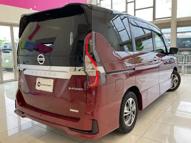 日産 セレナ e－パワー ハイウェイスター V 埼玉県 2022(令4)年 3.5万km マルーンレッド 2トーン エマージェンシーブレーキ　/プロパイロット　/純正フリップダウンモニター　/純正10インチメモリナビ/　　CD/DVD/BT/フルセグ　/両側パワースライドドア　/LEDオートライト　/純正15インチアルミホイール　/電子パーキング　/インテリジェントルームミラー/ステアリングスイッチ　/純正ETC