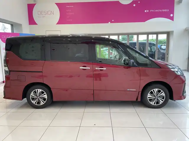 日産 セレナ e－パワー ハイウェイスター V 埼玉県 2022(令4)年 3.5万km マルーンレッド 2トーン エマージェンシーブレーキ　/プロパイロット　/純正フリップダウンモニター　/純正10インチメモリナビ/　　CD/DVD/BT/フルセグ　/両側パワースライドドア　/LEDオートライト　/純正15インチアルミホイール　/電子パーキング　/インテリジェントルームミラー/ステアリングスイッチ　/純正ETC