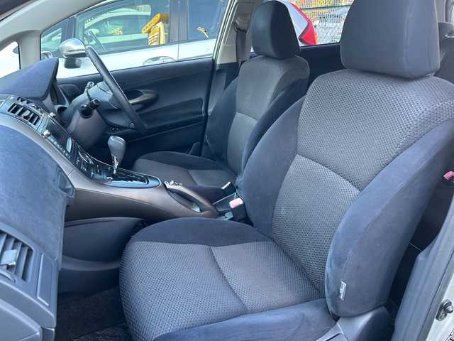 トヨタ ブレイド 神奈川県 2006(平18)年 5.9万km シルバーM プッシュスタート/ビルトインETC/スペアキー一本/オートライト/フォグライト/横滑り防止装置/電動格納ミラー/純正フロアマット/革巻きステアリング