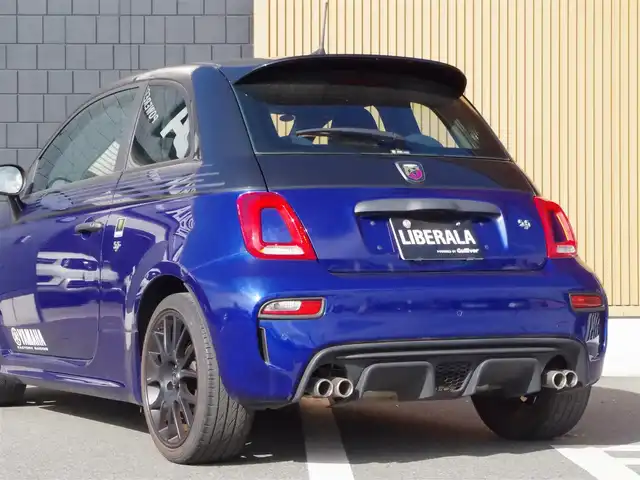 アバルト ５９５ モンスターエナジー・ヤマハ 埼玉県 2021(令3)年 4.4万km 青 総台数60台/左H20台限定車/左ハンドル/マニュアル車/5速ミッション/CarPlay/Android Auto/パークセンサー/純正ディスプレイオーディオ/ドライブレコーダー/ETC/ブラック塗装純正17インチアルミホイール/ディスチャージヘッドライト/キーレス