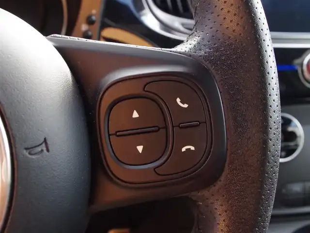 アバルト ５９５ モンスターエナジー・ヤマハ 埼玉県 2021(令3)年 4.4万km 青 総台数60台/左H20台限定車/左ハンドル/マニュアル車/5速ミッション/CarPlay/Android Auto/パークセンサー/純正ディスプレイオーディオ/ドライブレコーダー/ETC/ブラック塗装純正17インチアルミホイール/ディスチャージヘッドライト/キーレス