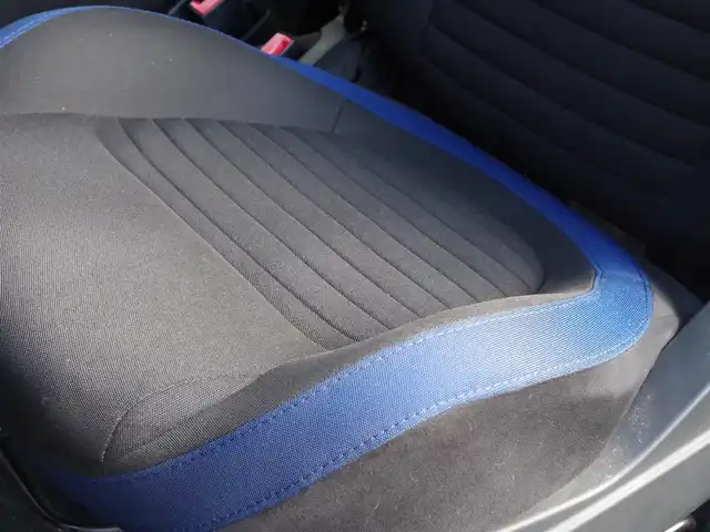 アバルト ５９５ モンスターエナジー・ヤマハ 埼玉県 2021(令3)年 4.4万km 青 総台数60台/左H20台限定車/左ハンドル/マニュアル車/5速ミッション/CarPlay/Android Auto/パークセンサー/純正ディスプレイオーディオ/ドライブレコーダー/ETC/ブラック塗装純正17インチアルミホイール/ディスチャージヘッドライト/キーレス