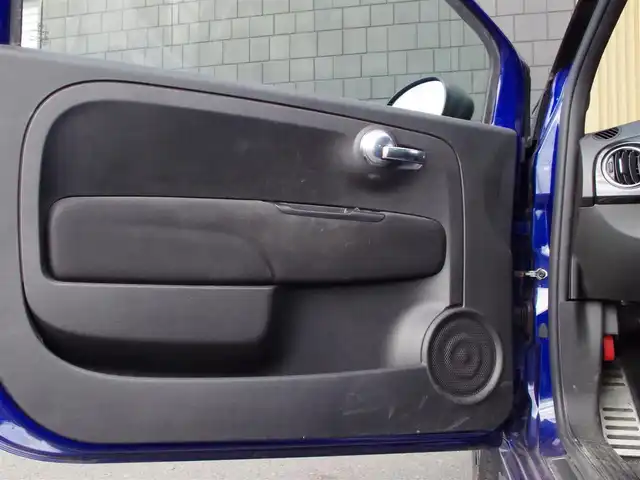 アバルト ５９５ モンスターエナジー・ヤマハ 埼玉県 2021(令3)年 4.4万km 青 総台数60台/左H20台限定車/左ハンドル/マニュアル車/5速ミッション/CarPlay/Android Auto/パークセンサー/純正ディスプレイオーディオ/ドライブレコーダー/ETC/ブラック塗装純正17インチアルミホイール/ディスチャージヘッドライト/キーレス