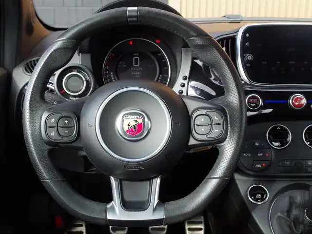 アバルト ５９５ モンスターエナジー・ヤマハ 埼玉県 2021(令3)年 4.4万km 青 総台数60台/左H20台限定車/左ハンドル/マニュアル車/5速ミッション/CarPlay/Android Auto/パークセンサー/純正ディスプレイオーディオ/ドライブレコーダー/ETC/ブラック塗装純正17インチアルミホイール/ディスチャージヘッドライト/キーレス