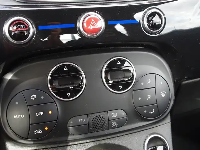 アバルト ５９５ モンスターエナジー・ヤマハ 埼玉県 2021(令3)年 4.4万km 青 総台数60台/左H20台限定車/左ハンドル/マニュアル車/5速ミッション/CarPlay/Android Auto/パークセンサー/純正ディスプレイオーディオ/ドライブレコーダー/ETC/ブラック塗装純正17インチアルミホイール/ディスチャージヘッドライト/キーレス