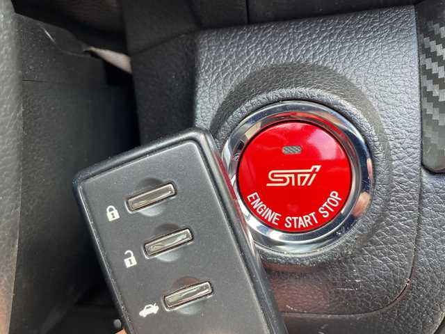 スバル レガシィ Ｂ４ 2．5iアイサイト tS 茨城県 2013(平25)年 10.6万km クリスタルブラックシリカ 社外ナビ/フルセグTV/CD/DVD/FM/AM/SD/iPod/USB/AUX/Bluetooth接続/メモリー機能付きパワーシート/衝突軽減ブレーキ/バックモニター/レーダークルーズコントロール/レーンキープアシスト/横滑り防止装置/ETC/ドライブレコーダー/スマートキー/スペアキー1/保証書/取扱説明書