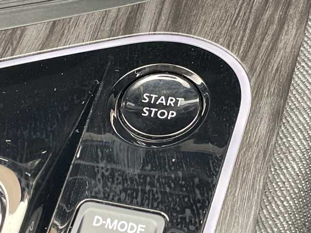 日産 オーラ G レザーエディション 千葉県 2024(令6)年 0.9万km ピュアホワイトパール / スーパーブラック 2トーン プロパイロット/純正メーカーナビ（BT/フルセグ/Carplay/HDMI）/全方位カメラ/ETC2.0/BOSEサウンド/衝突軽減ブレーキ/レーダークルーズコントロール/レーンキープアシスト/前後コーナーセンサー/ドライブレコーダー/ワイヤレス充電/デジタルインナーミラー/ブラインドスポットモニター/純正フロアマット/LEDヘッドライト/オートライト/スマートキー/プッシュスタート