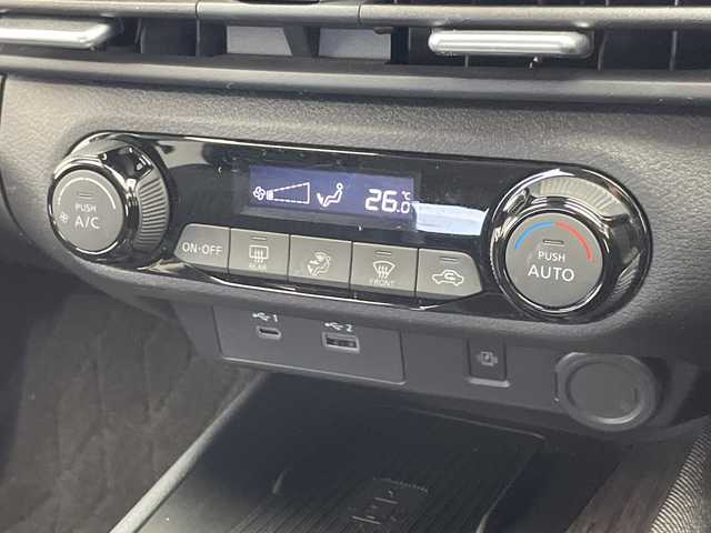 日産 オーラ G レザーエディション 千葉県 2024(令6)年 0.9万km ピュアホワイトパール / スーパーブラック 2トーン プロパイロット/純正メーカーナビ（BT/フルセグ/Carplay/HDMI）/全方位カメラ/ETC2.0/BOSEサウンド/衝突軽減ブレーキ/レーダークルーズコントロール/レーンキープアシスト/前後コーナーセンサー/ドライブレコーダー/ワイヤレス充電/デジタルインナーミラー/ブラインドスポットモニター/純正フロアマット/LEDヘッドライト/オートライト/スマートキー/プッシュスタート