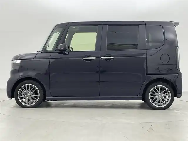 ホンダ Ｎ ＢＯＸ カスタム ターボ 群馬県 2023(令5)年 0.1万km トワイライトミストブラックパール マルチビューカメラシステム/―――――――――――――――/9インチHondaCONNECTナビ/CD/DVD/BT/USB/AppleCarPlay/AndroidAuto/フルセグTV/ホンダセンシング/・衝突軽減ブレーキ(CMBS)/・先行車発進お知らせ/・路外逸脱抑制機能/・標識認識機能/・追従機能付アダプティブクルーズコントロール/・車線維持支援システム(LKAS)/・オートハイビーム/・誤発進抑制機能/・後方誤発進抑制機能/・近距離衝突軽減ブレーキ/・パーキングセンサーシステム/両側パワースライドドア/ハーフレザーシート/前席シートヒーター/LEDヘッドライト/フォグランプ/プッシュスタート/スマートキー/純正フロアマット