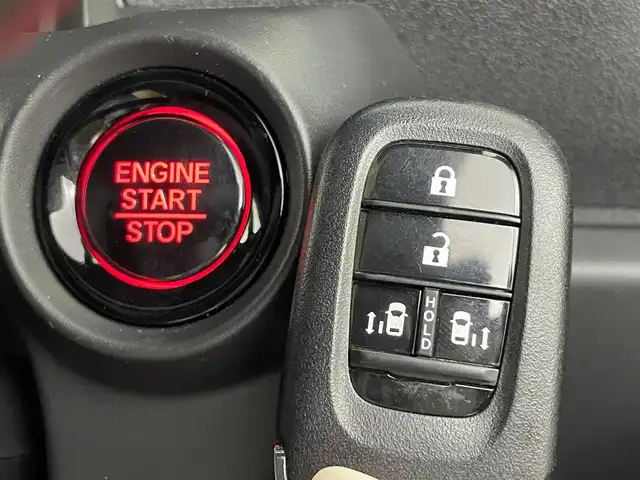 ホンダ Ｎ ＢＯＸ カスタム ターボ 群馬県 2023(令5)年 0.1万km トワイライトミストブラックパール マルチビューカメラシステム/―――――――――――――――/9インチHondaCONNECTナビ/CD/DVD/BT/USB/AppleCarPlay/AndroidAuto/フルセグTV/ホンダセンシング/・衝突軽減ブレーキ(CMBS)/・先行車発進お知らせ/・路外逸脱抑制機能/・標識認識機能/・追従機能付アダプティブクルーズコントロール/・車線維持支援システム(LKAS)/・オートハイビーム/・誤発進抑制機能/・後方誤発進抑制機能/・近距離衝突軽減ブレーキ/・パーキングセンサーシステム/両側パワースライドドア/ハーフレザーシート/前席シートヒーター/LEDヘッドライト/フォグランプ/プッシュスタート/スマートキー/純正フロアマット