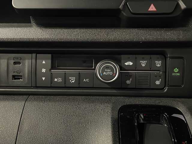 ホンダ Ｎ ＢＯＸ カスタム ターボ 愛媛県 2023(令5)年 0.1万km トワイライトミストブラックパール マルチビューカメラシステム/―――――――――――――――/9インチHondaCONNECTナビ/CD/DVD/BT/USB/AppleCarPlay/AndroidAuto/フルセグTV/ホンダセンシング/・衝突軽減ブレーキ(CMBS)/・先行車発進お知らせ/・路外逸脱抑制機能/・標識認識機能/・追従機能付アダプティブクルーズコントロール/・車線維持支援システム(LKAS)/・オートハイビーム/・誤発進抑制機能/・後方誤発進抑制機能/・近距離衝突軽減ブレーキ/・パーキングセンサーシステム/両側パワースライドドア/ハーフレザーシート/前席シートヒーター/LEDヘッドライト/フォグランプ/プッシュスタート/スマートキー/純正フロアマット