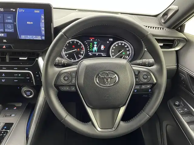 トヨタ ハリアー Z レザーパッケージ 熊本県 2020(令2)年 3.6万km ブラック 禁煙車/純正ディスプレイオーディオ/(フルセグ/Bluetooth/AppleCarPlay/AndroidAuto)/ＪＢＬ/バックモニター/ビルトインETC2.0/デジタルインナーミラー/パワーバックドア/前席シートヒーター＋ベンチレーション/前席パワーシート/運転席シートメモリー/ステアリングヒーター/電動パーキングブレーキ/オートブレーキホールド/Toyota Safety Sense/　・プリクラッシュセーフティ/　・レーントレーシングアシスト/　・レーダークルーズコントロール/　・アダプティブハイビームシステム/　・ロードサインアシスト/ブラインドスポットモニター/横滑り防止/前後クリアランスソナー/ハーフレザーシート/純正フロアマット/純正19インチAW/オートライト/オートマチックハイビーム/LEDヘッドライト/フォグライト/スマートキー/プッシュスタート/保証書/取扱説明書