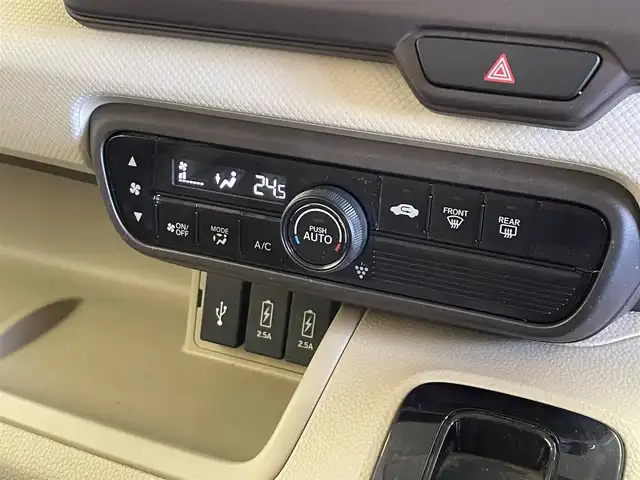 ホンダ Ｎ ＢＯＸ G EX ホンダセンシング 岩手県 2018(平30)年 9.2万km プレミアムホワイトパールⅡ 片側パワースライドドア/ホンダセンシング/クルーズコントロール/衝突被害軽減ブレーキ/レーンアシスト/横滑り防止装置/バックカメラ/ドライブレコーダー/ETC/アイドリングストップ/ステアリングスイッチ/純正ナビ（Bluetooth CD DVD フルセグ）/LEDヘッドライト/フェンダーポール/チップアップシート/純正フロアマット/ロールサンシェード/純正ホイールキャップ/スペアキー