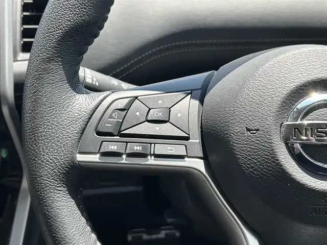 日産 セレナ ハイウェイスター 神奈川県 2017(平29)年 1.3万km マルーンレッド ワンオーナー/保証書取説/純正メモリーナビ/CD/DVD/BT/フルセグ/バックカメラ/クルーズコントロール/エマージェンシーブレーキ/前後ドラレコ ETC/アイドリングストップ/オートライト/プッシュスタート