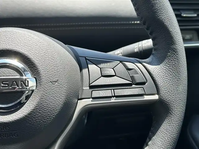 日産 セレナ ハイウェイスター 神奈川県 2017(平29)年 1.3万km マルーンレッド ワンオーナー/保証書取説/純正メモリーナビ/CD/DVD/BT/フルセグ/バックカメラ/クルーズコントロール/エマージェンシーブレーキ/前後ドラレコ ETC/アイドリングストップ/オートライト/プッシュスタート