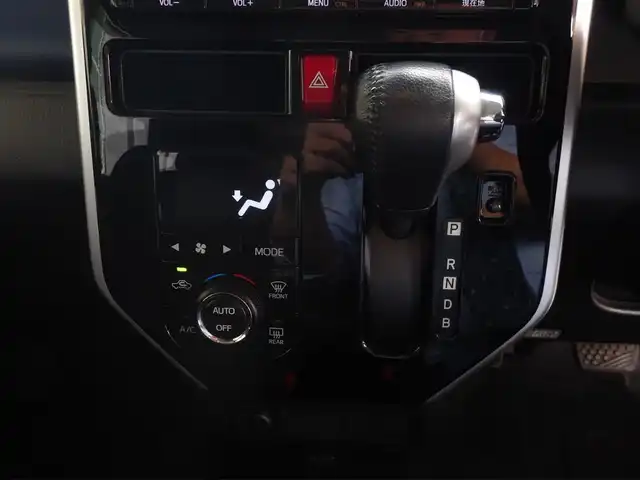 トヨタ ルーミー カスタムG－T 静岡県 2017(平29)年 2.3万km パールホワイトⅢ ワンオーナー/モデリスタ/・フロントスポイラーLED付/・サイドスカート/・リアスカート/新車保証書/取扱説明書/PCS（プリクラッシュセーフティ）/車線逸脱警報/先行車発進お知らせ/クルーズコントロール/純正ナビゲーション/・NSZT-Y66T/・Bluetooth接続/・DVD再生/・SD/バックカメラ/2.0ETC/両側パワースライドドア/ウインカー付きドアミラー/ステアリングスイッチ/プッシュスタート/スマートキー×2/純正フロアマット/ドアバイザー/純正15インチアルミ