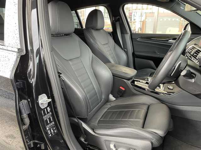 ＢＭＷ Ｘ４ xDrive 30i Mスポーツ 宮城県 2020(令2)年 1.6万km サファイアブラックP /純正メモリナビ//CD/DVD/BT/フルセグテレビ/USB//アラウンドビューモニター//レーダークルーズコントロール//衝突被害軽減ブレーキ//ブラインドスポットモニター//D/N席パワーシート(D席ポジションメモリー)//全席シートヒーター//ワイヤレス充電//パワーバックドア//ビルトインETC2.0//スマートキーx2//LEDヘッドライト