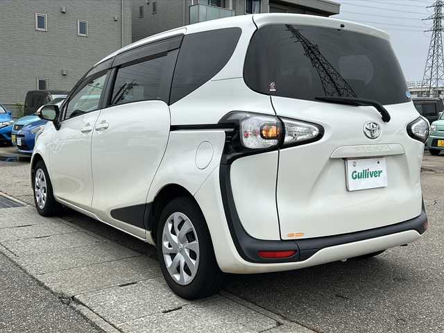 トヨタ シエンタ G 石川県 2015(平27)年 8万km ホワイトパールクリスタルシャイン 社外ＳＤナビ【AVN-Z05iW】/(Bluetoot/CD/DVD/フルセグTV)　/ETC /バックカメラ/両側パワースライドドア　/D/N席シートヒーター　/純正フロアマット　/プッシュスタート　/スマートキー