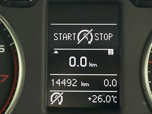 アウディ Ａ１ SB 1．0TFSI スポーツ 秋田県 2018(平30)年 1.5万km シャムベージュメタリック 純正ナビ/ビルトインETC/ドライブレコーダー/アイドリングストップ/前後コーナーセンサー/横滑り防止装置/黒革シート/前席シートヒーター/ドアミラーヒーター/本革ステアリング/ステアリングリモコン/HIDヘッドランプ/フォグランプ/純正アルミホイール/純正フロアマット/W/サイド/カーテン/エアバッグ